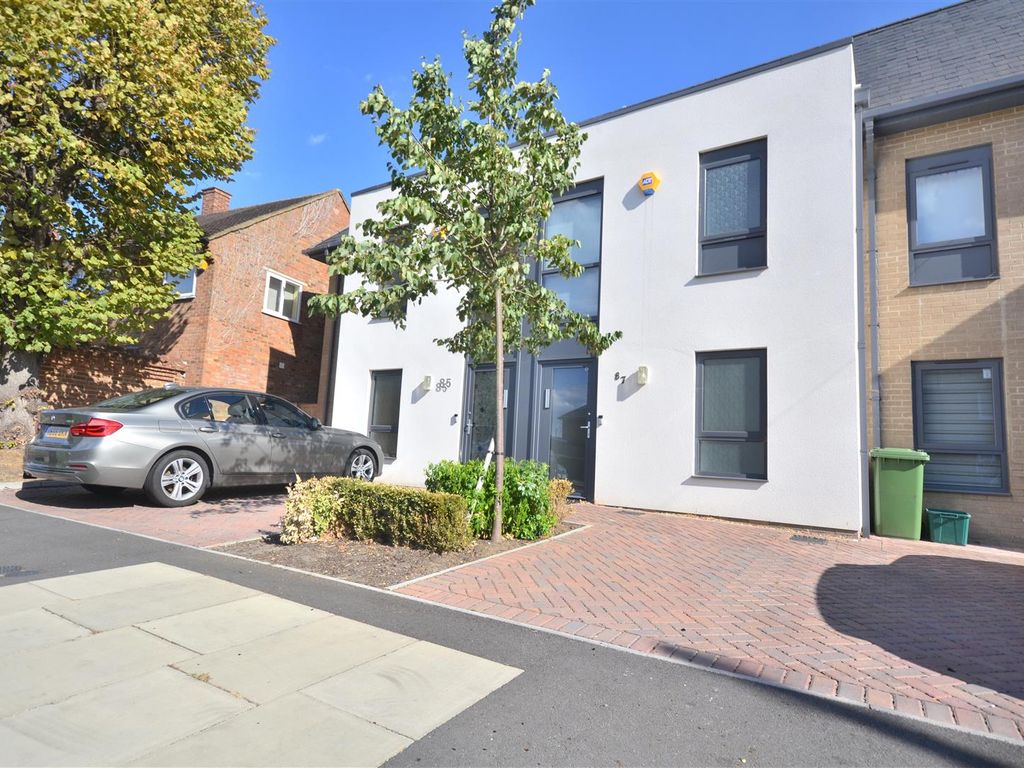 4 bed property to rent in The Garth Road Industrial Centre, Garth Road