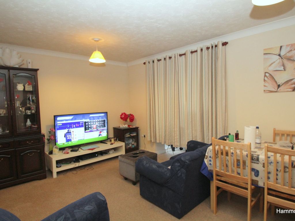 2 bed flat to rent in Ireton Street, London E3, £1,800 pcm Zoopla