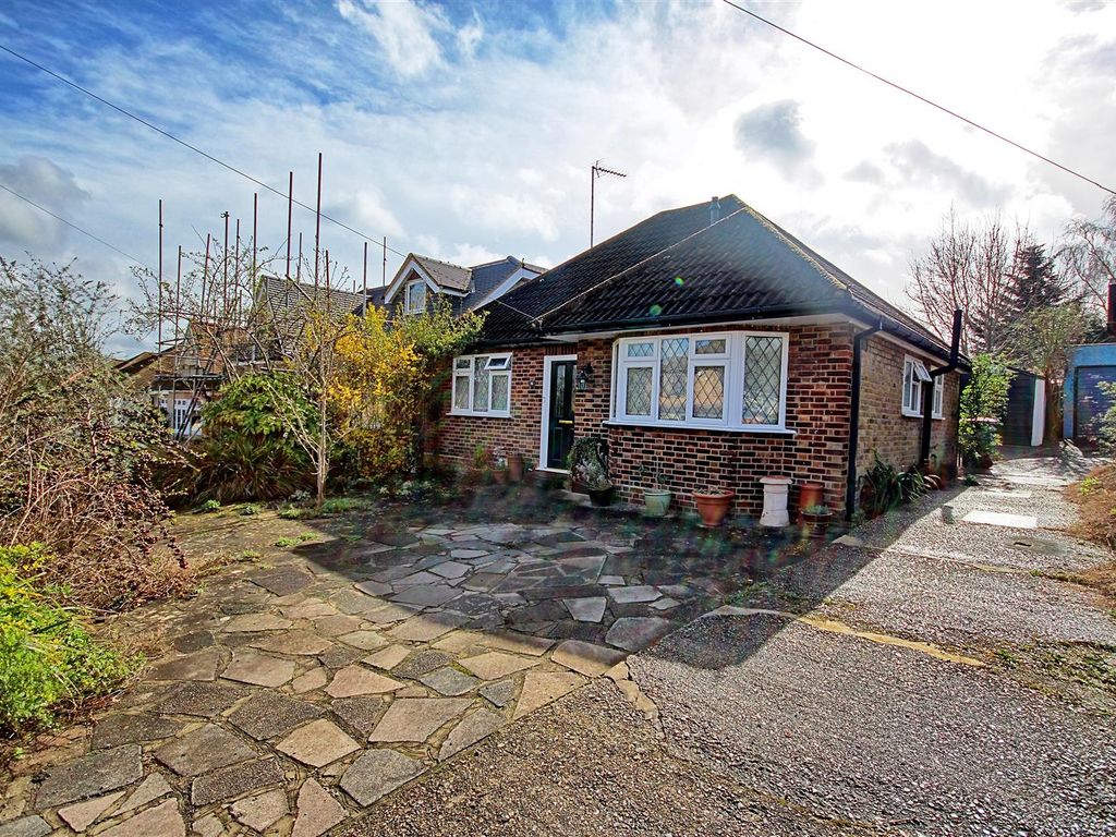 2 bed detached bungalow for sale in Beech Avenue, Enfield EN2 Zoopla