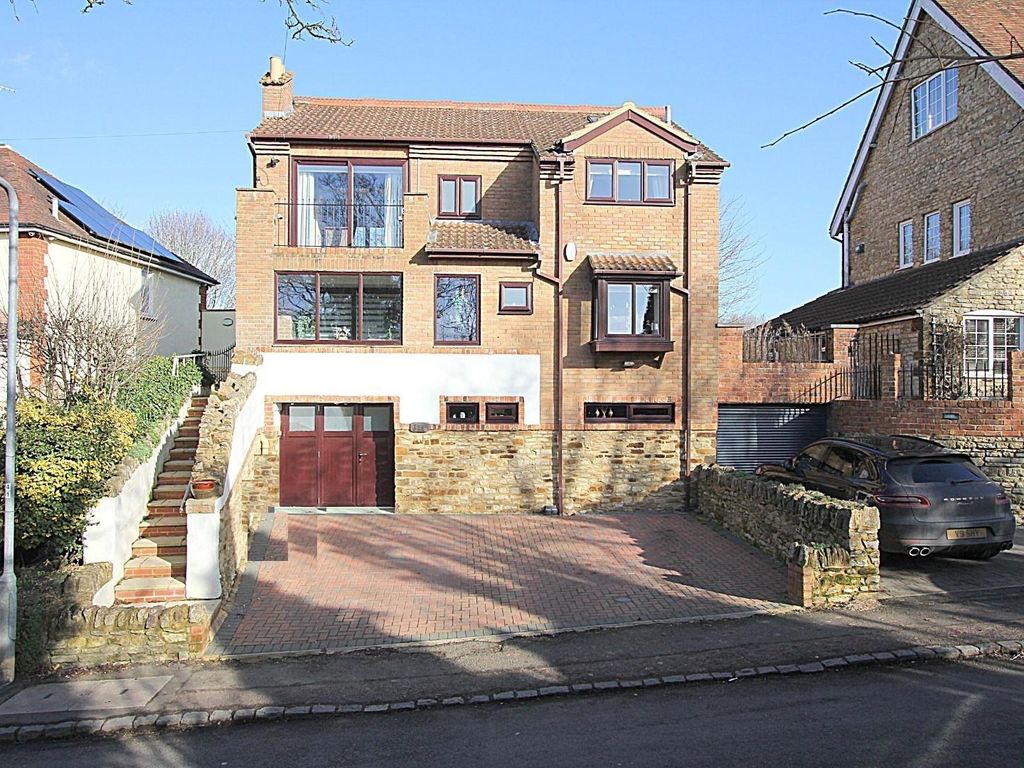 4 bed detached house for sale in Watering Lane, Collingtree, Northampton NN4, £440,000 Zoopla