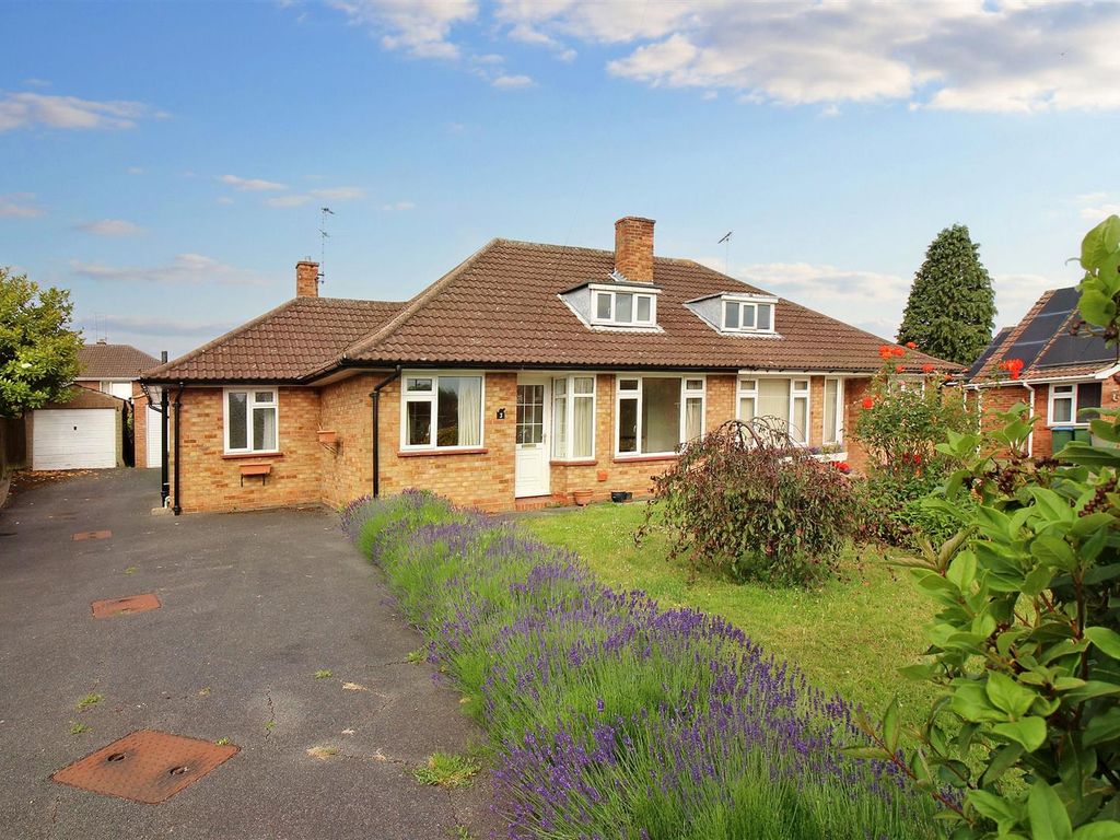 2 bed bungalow for sale in Kendal Close, Aylesbury HP21, £399,950 Zoopla
