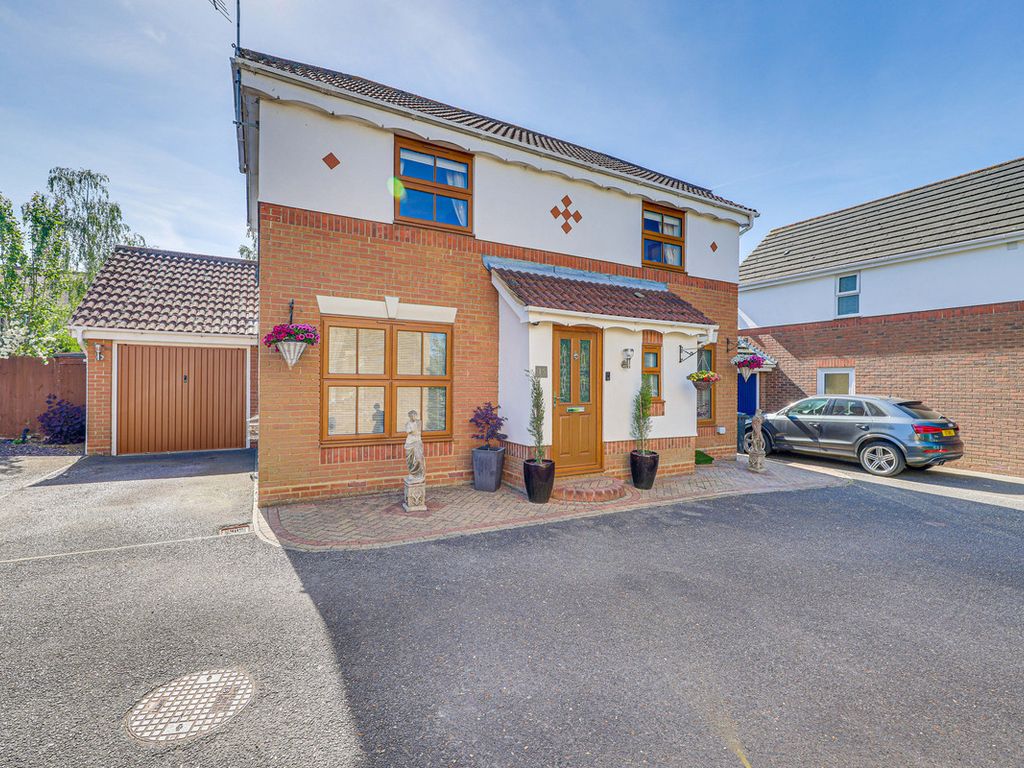 Caversham Park Avenue, Rayleigh SS6  