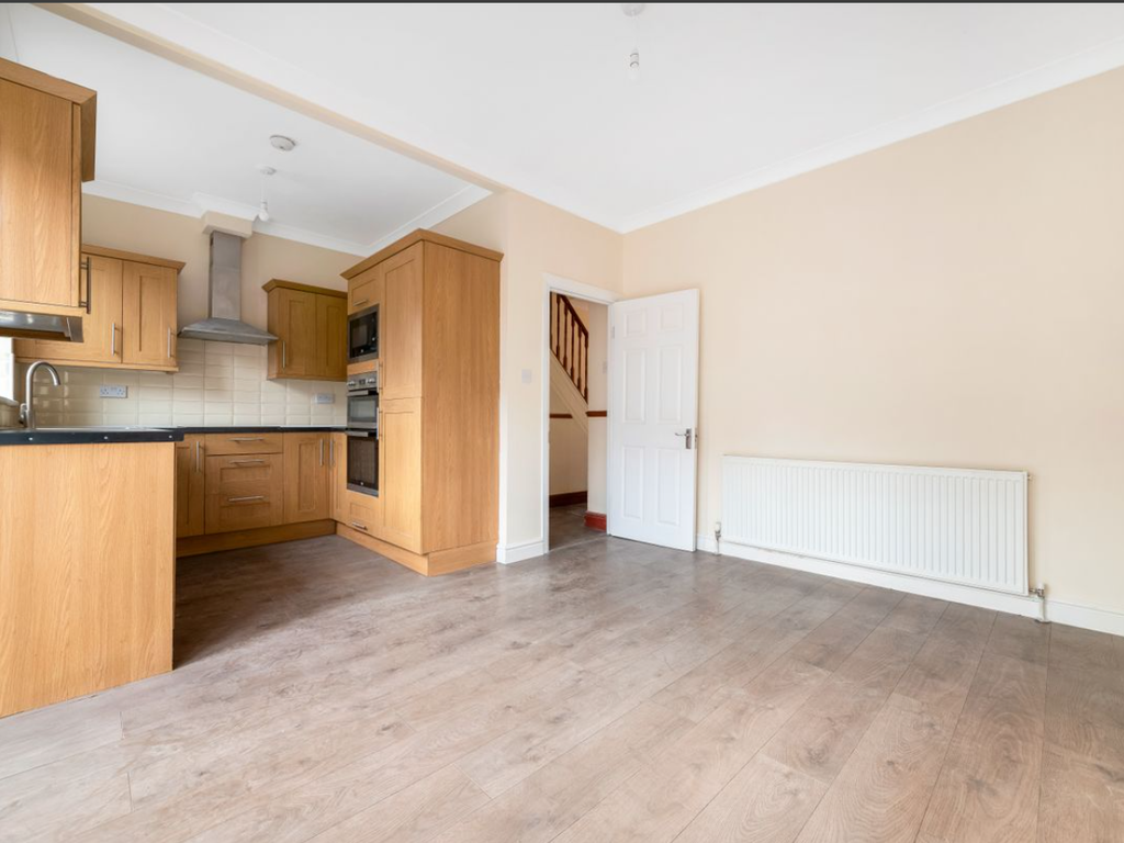 3 bed terraced house for sale in Granton Road, London SW16, £575,000