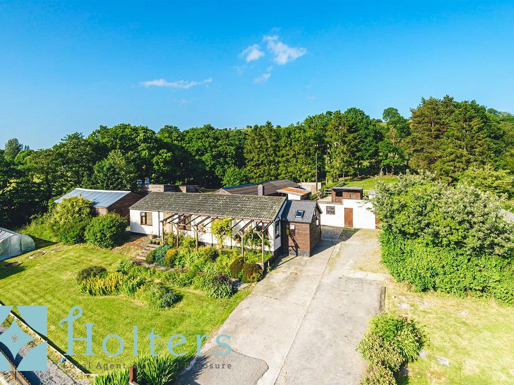 3 bed detached bungalow for sale in Crossgates, Llandrindod Wells LD1