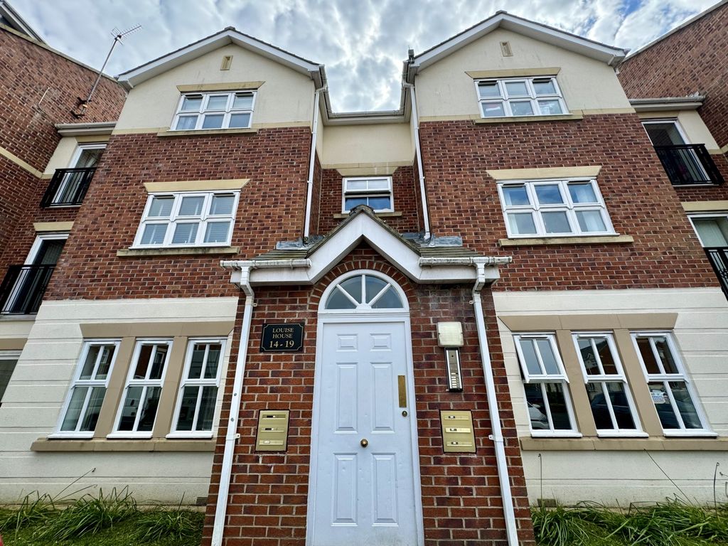 2 bed flat for sale in Louise House, Victoria Court, Royal Courts