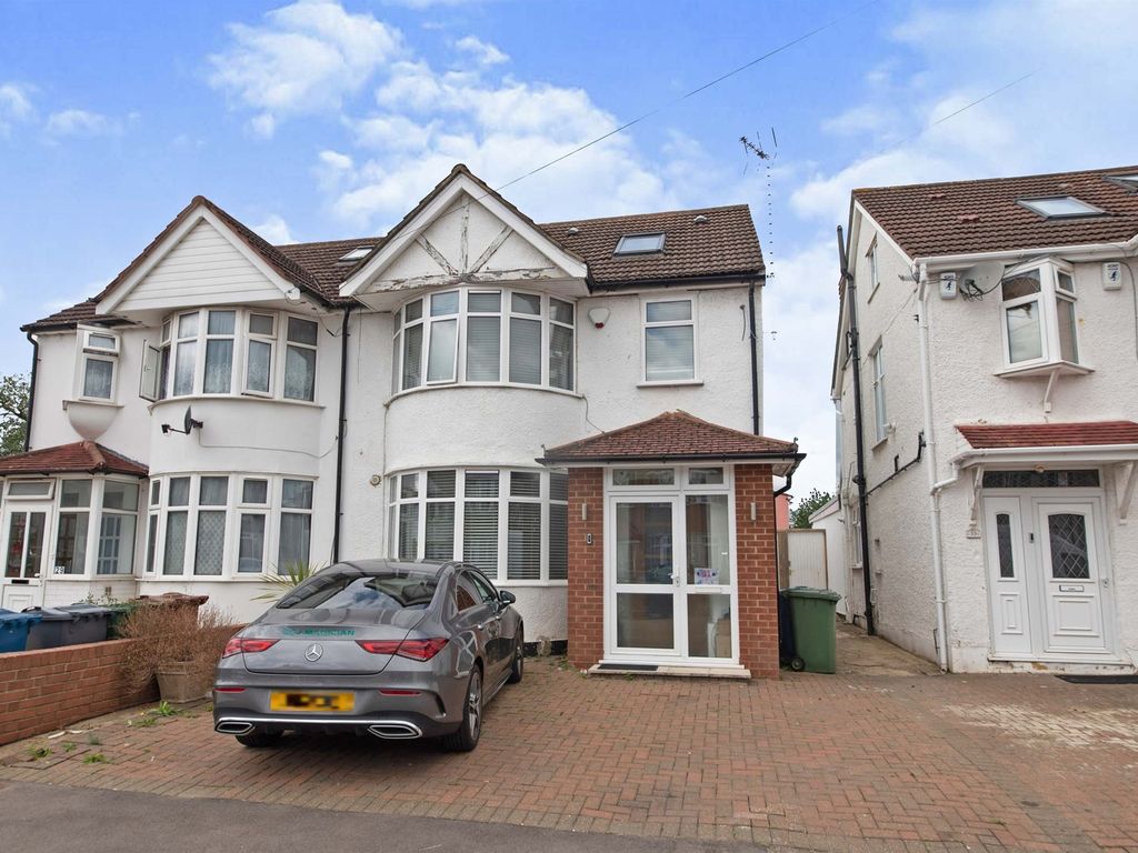 4 bed semidetached house for sale in Morland Road, Queensbury, Harrow