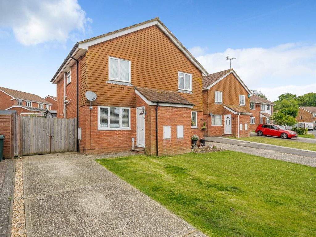2 bed semidetached house for sale in Greencroft, Bridewell, Ashford
