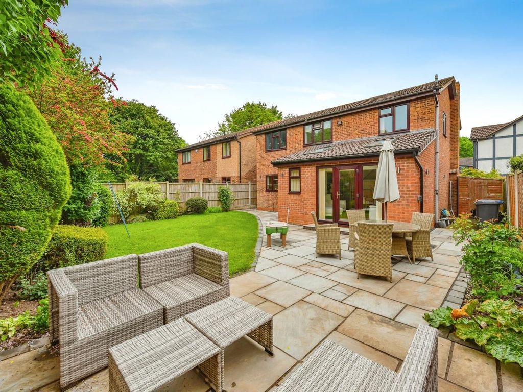 5 bed detached house for sale in Shelley Close, Armitage, Rugeley WS15