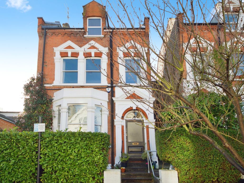 2 bed flat for sale in Cecile Park, London N8, £600,000 Zoopla
