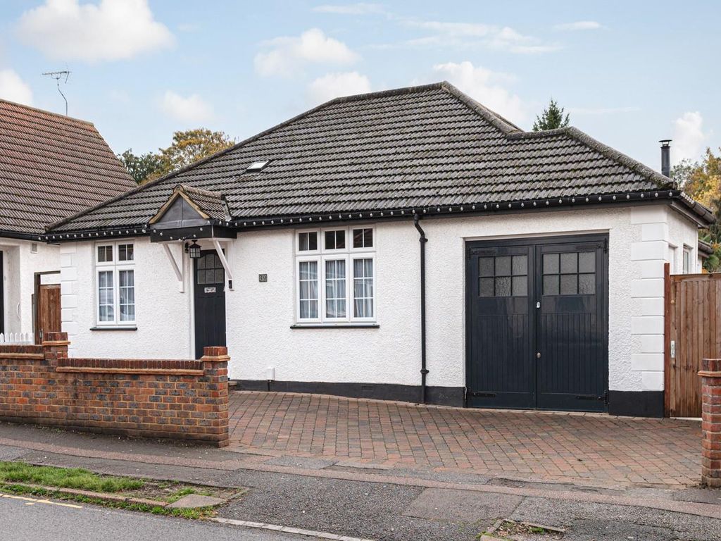 3 bed detached bungalow for sale in The Kingsway, Ewell, Epsom KT17, £