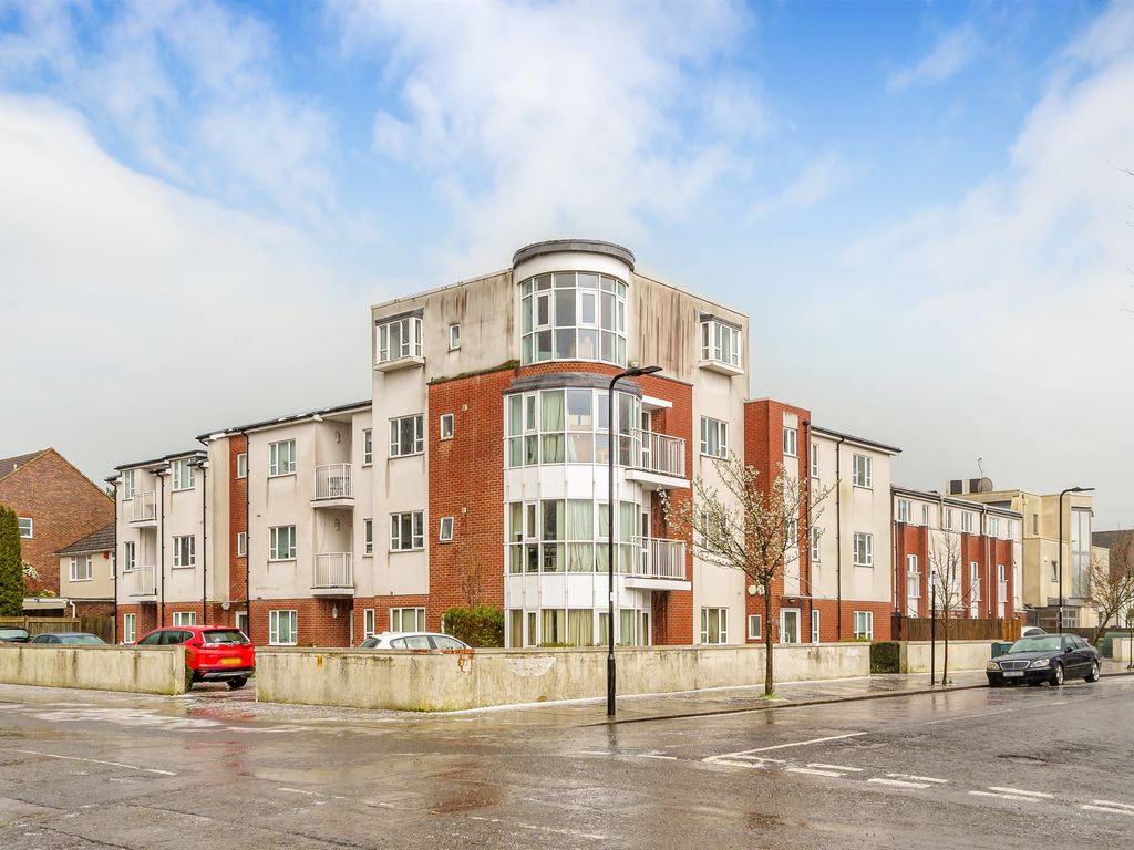 3 bed penthouse for sale in Hillcrest Road, London W5, £630,000 Zoopla