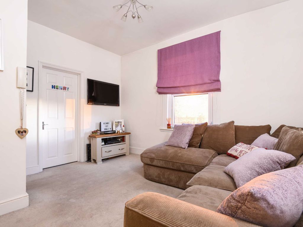 2 bed flat to rent in Earlsfield Road, London SW18 Zoopla