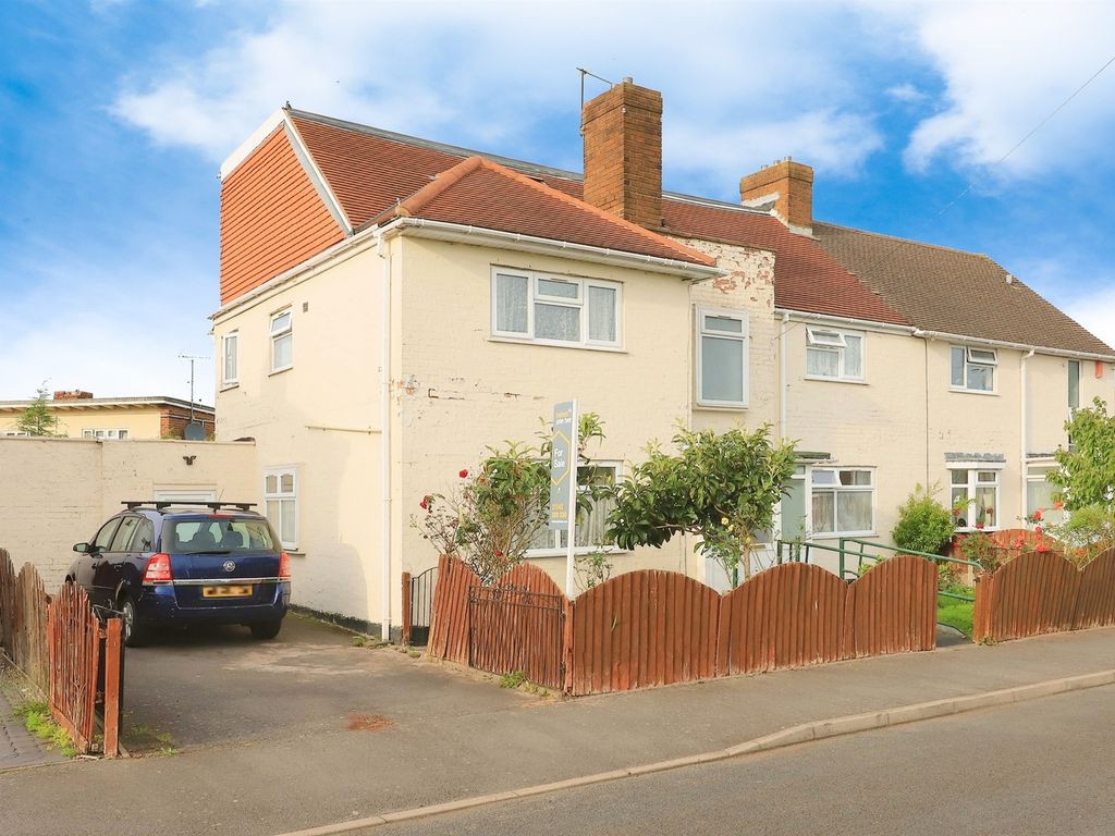 7 bed semidetached house for sale in Broadmeadow Green, Bilston WV14