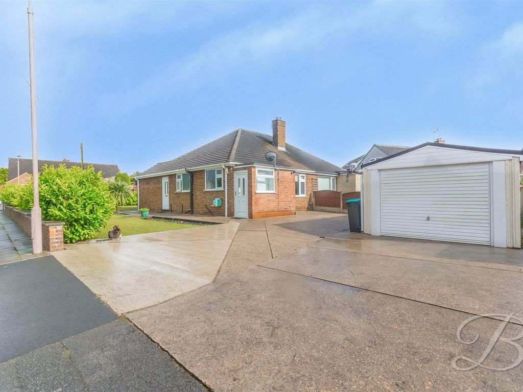 2 bed bungalow for sale in Ashwood Close, Mansfield Woodhouse, Mansfield NG19, £170,000 Zoopla