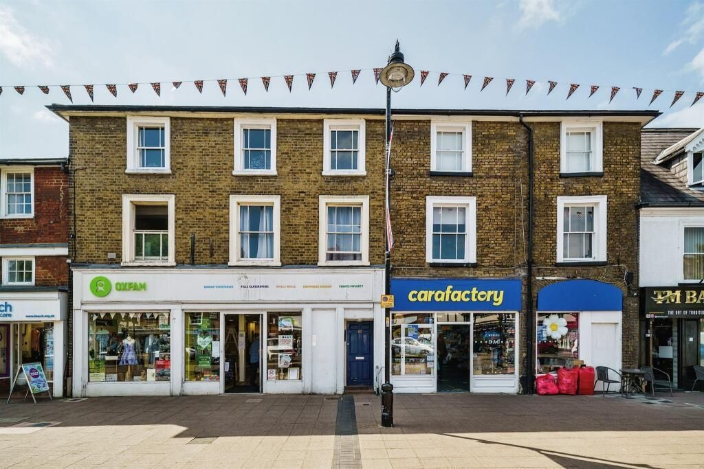 1 bed flat for sale in Flat, High Street, Hoddesdon EN11, £190,000 Zoopla