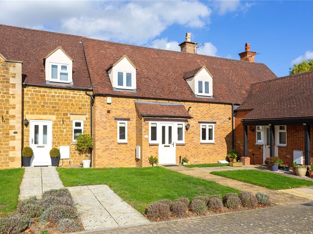 2 bed terraced house for sale in Lower Tadmarton, Banbury OX15, £