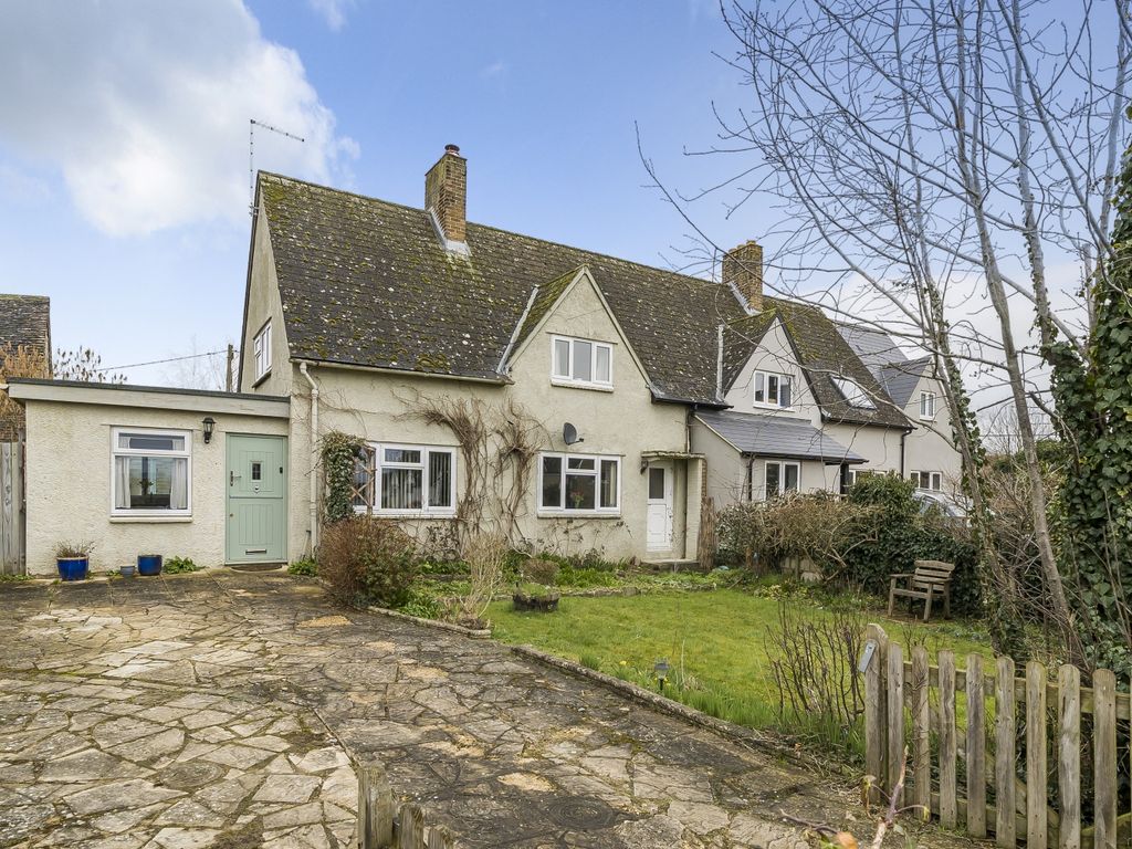 2 bed semidetached house for sale in Pemscott Close, Alvescot, Bampton