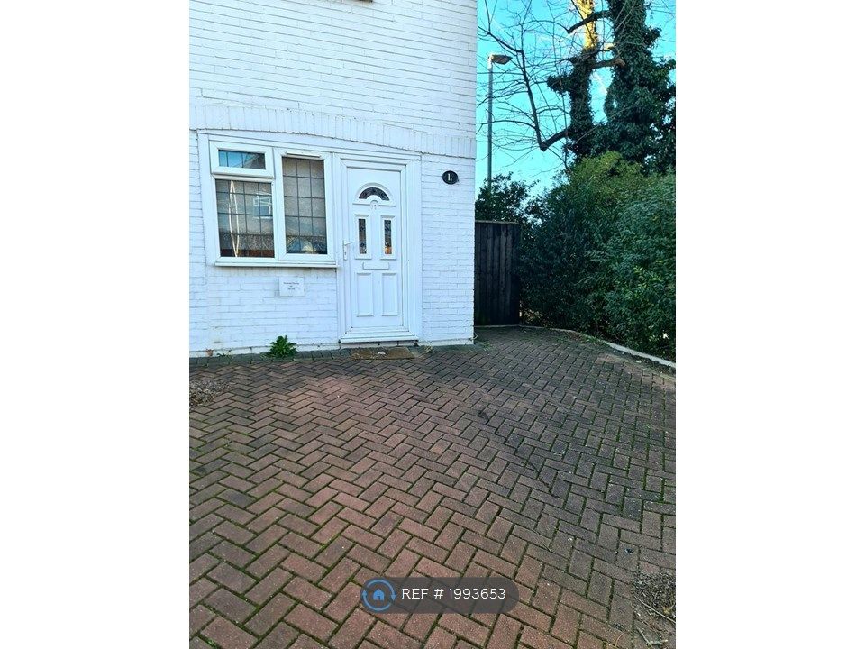 1 bed flat to rent in Poole, Poole BH14, £980 pcm Zoopla