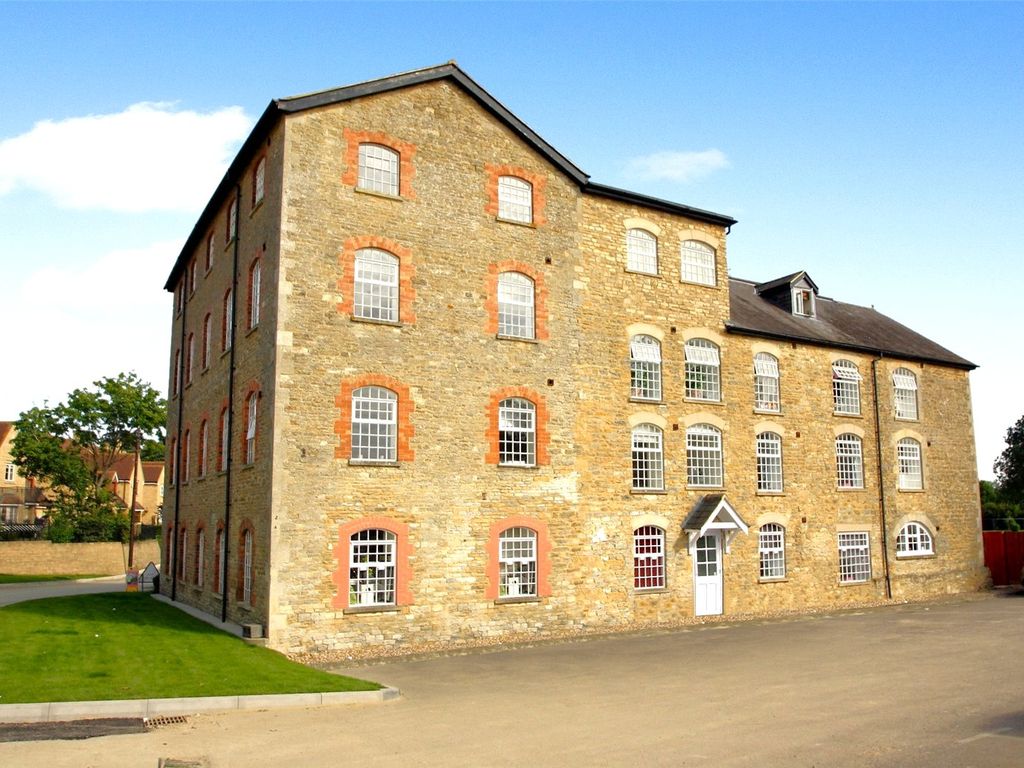 1 bed flat for sale in Mill Lane, Westbury, Brackley NN13, £200,000