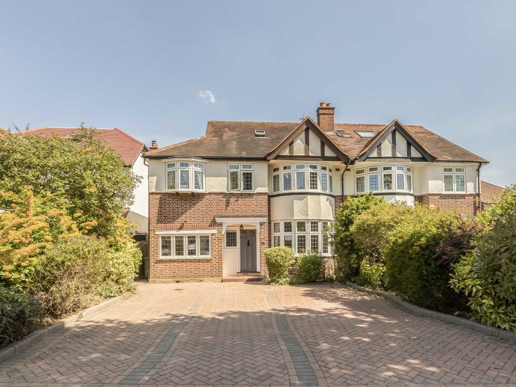 5 bed semidetached house to rent in Southborough Road, Surbiton KT6