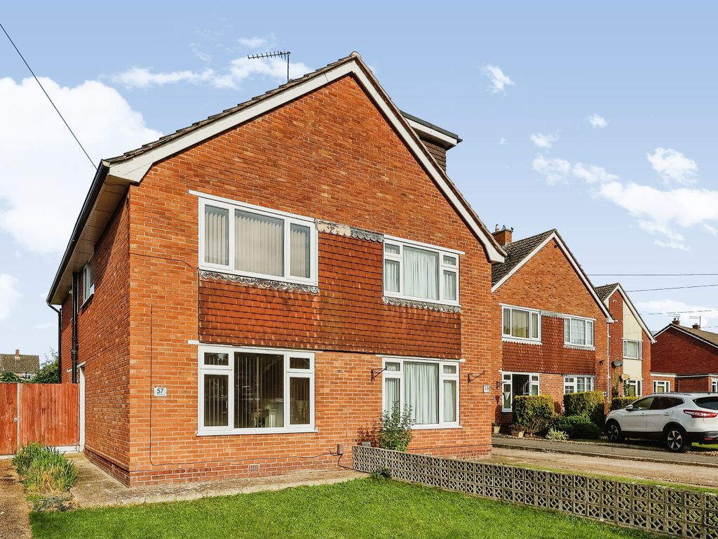 3 bed semidetached house for sale in Cherry Tree Avenue, Waterlooville