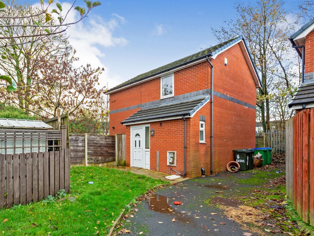 3 bed detached house for sale in Belfield Lane, Rochdale OL16, £185,000
