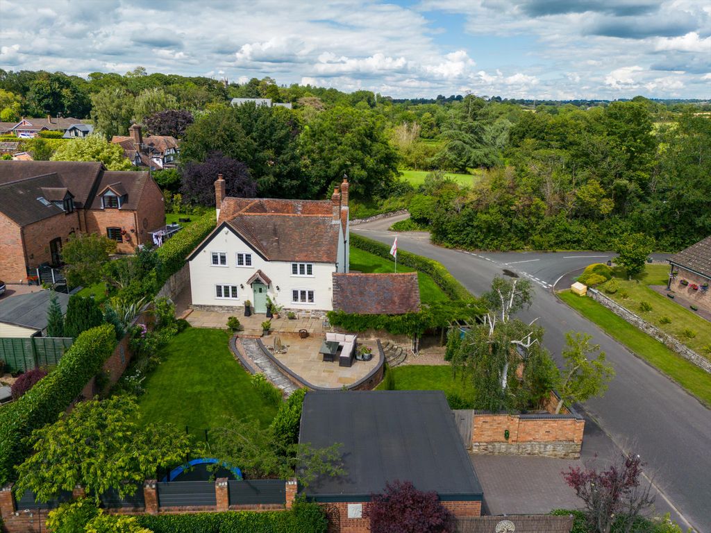4 bed detached house for sale in Pepper Street, Inkberrow, Worcester