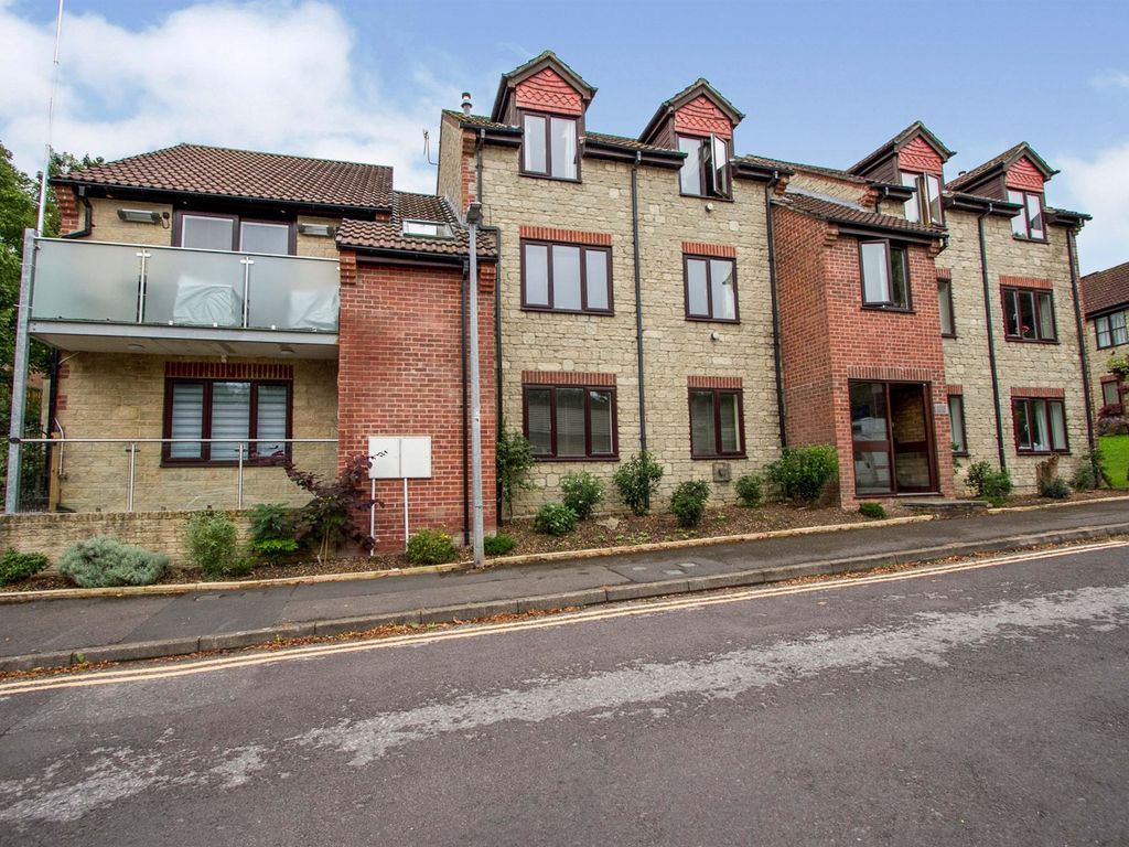2 bed flat to rent in Station Road, Calne, Wiltshire SN11 Zoopla