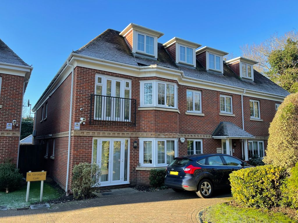 2 bed flat for sale in St. Gate, Woburn Hill, Addlestone KT15