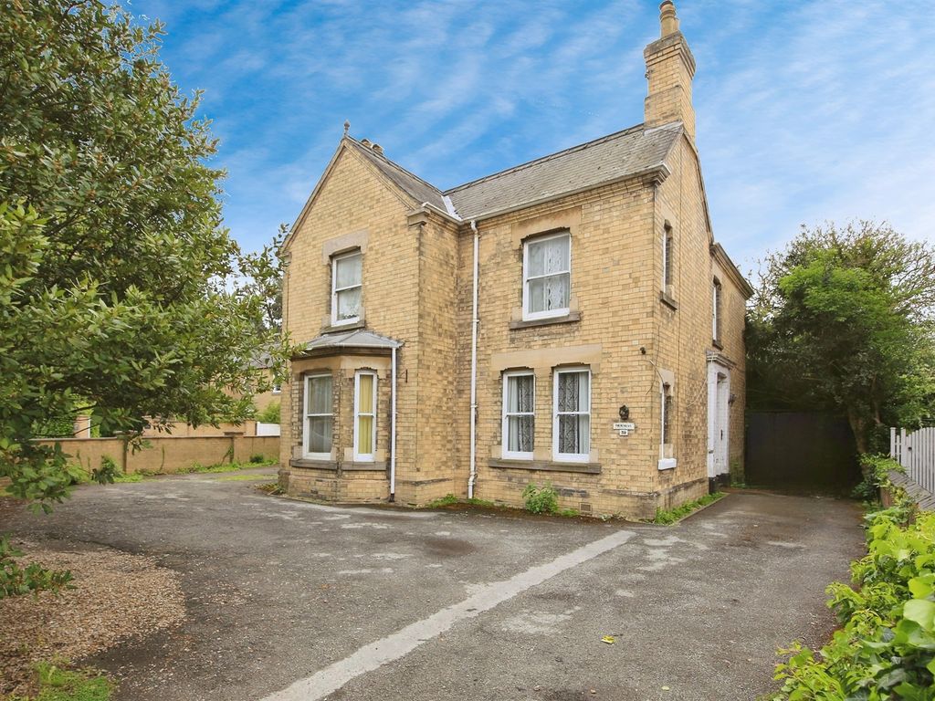 5 bed detached house for sale in Spilsby Road, Boston PE21, £225,000