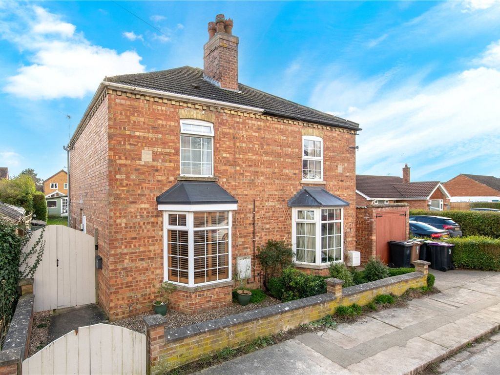 3 bed semidetached house for sale in New Street, Heckington, Sleaford