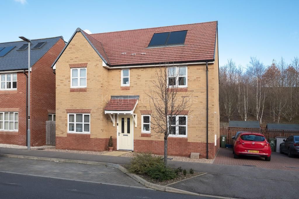 3 bed detached house for sale in Ivernia Avenue, Brooklands, Milton