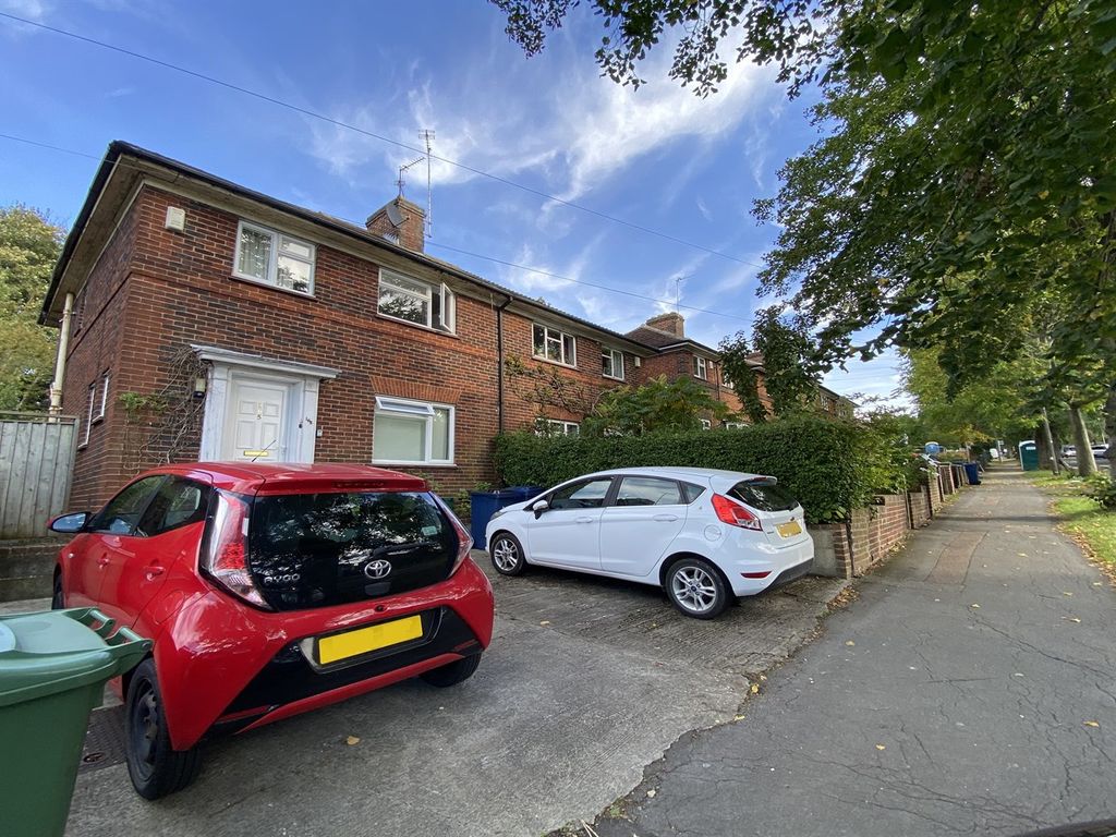 4 bed semidetached house to rent in Morrell Avenue, Oxford OX4, £2,400