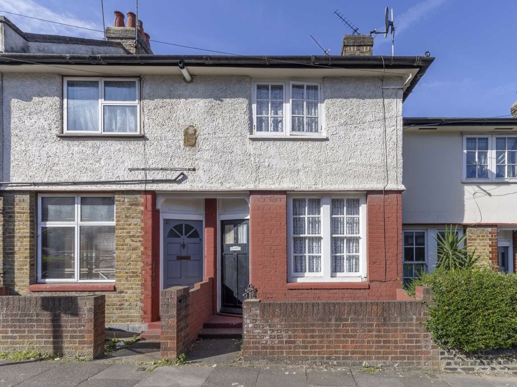 2 bed property for sale in Derinton Road, London SW17 Zoopla