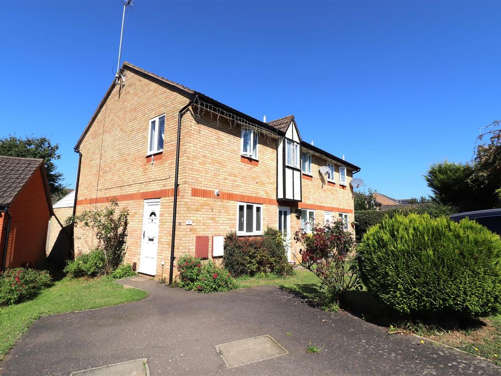 2 bed end terrace house for sale in South Copse, East Hunsbury