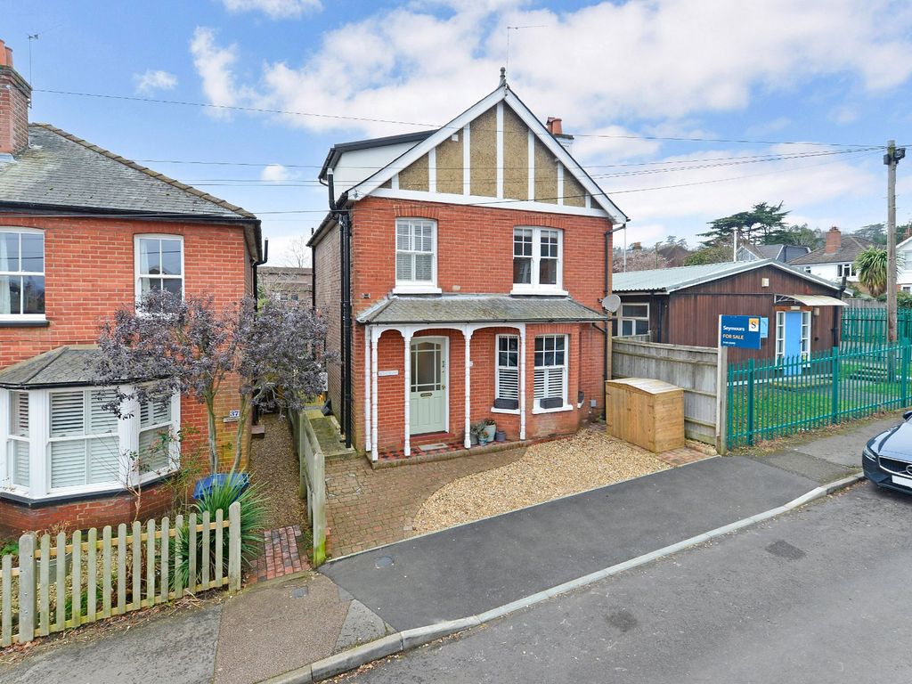 4 bed detached house for sale in Godalming, Surrey GU7, £925,000 Zoopla