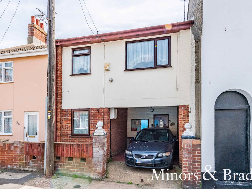 2 bed terraced house for sale in Trafalgar Street, Lowestoft NR32 Zoopla