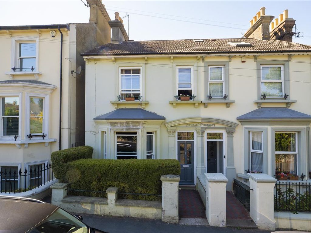 4 bed semidetached house for sale in St. Anns Road, Faversham ME13