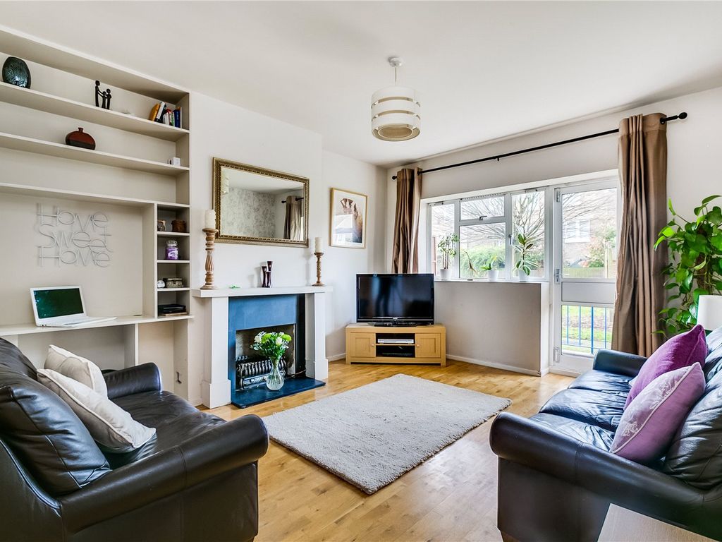 2 bed flat to rent in Alexander Court, Wandsworth Common West Side SW18