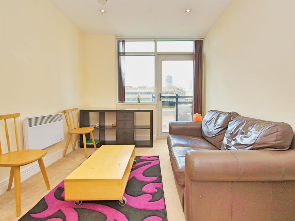 1 bed flat to rent in Gerry Raffle Square, Stratford, London E15, £