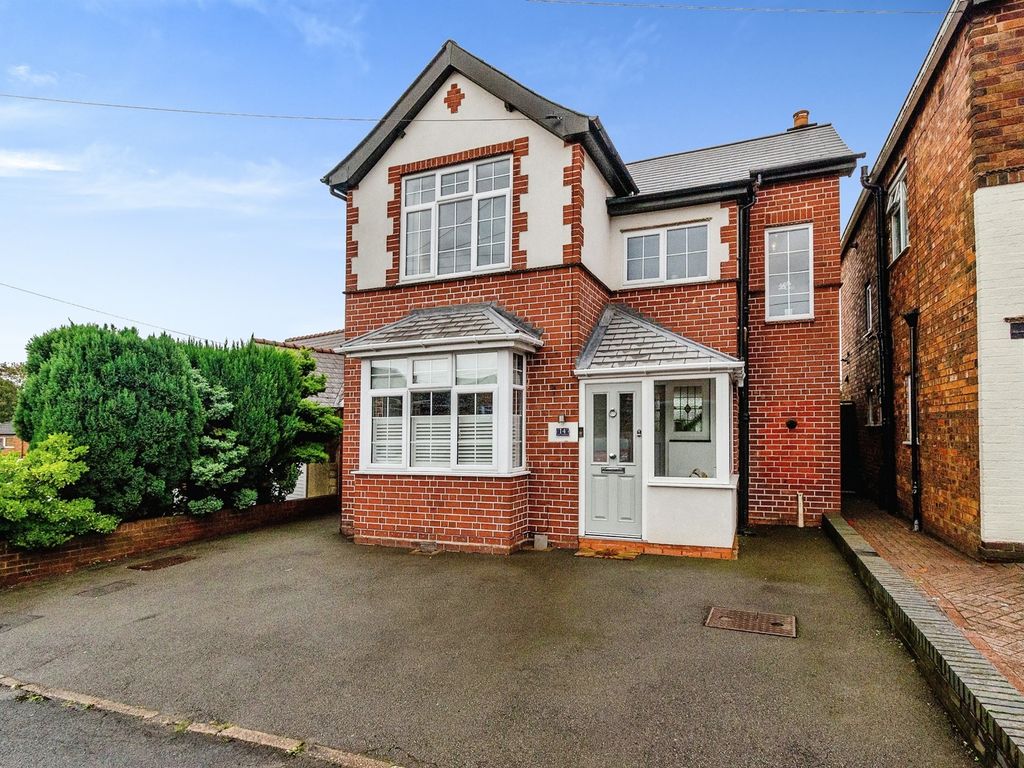 3 bed detached house for sale in The Paddock, Coseley, Bilston WV14, £