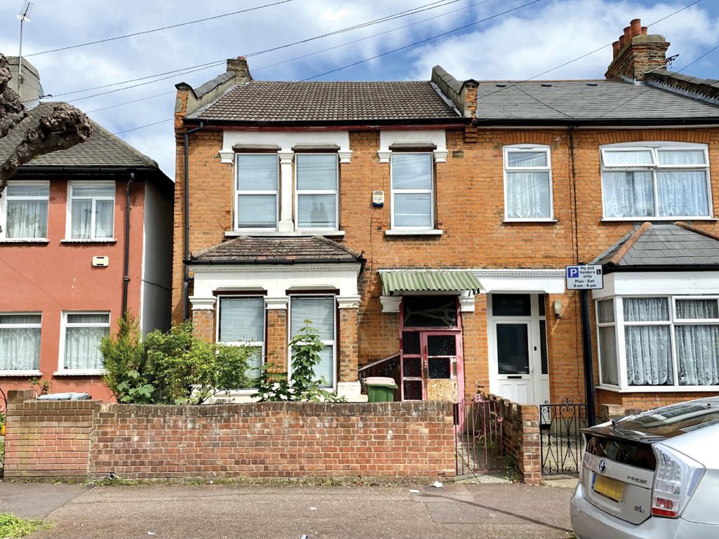 3 bed end terrace house for sale in Sheringham Avenue, London E12 Zoopla