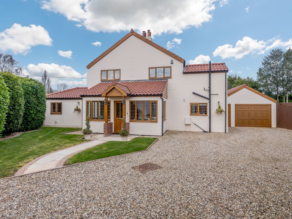 3 bed detached house for sale in Cuttons Corner, Hemblington, Norwich