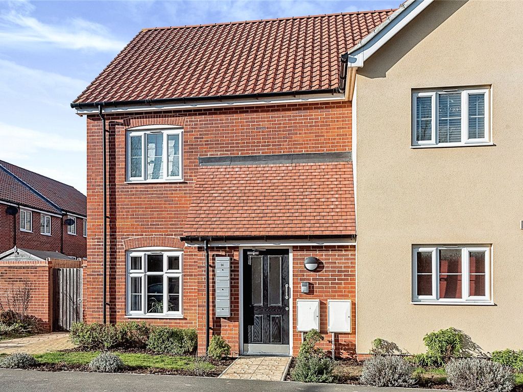 2 bed flat for sale in Tynan Crescent, Stowmarket, Suffolk IP14 Zoopla