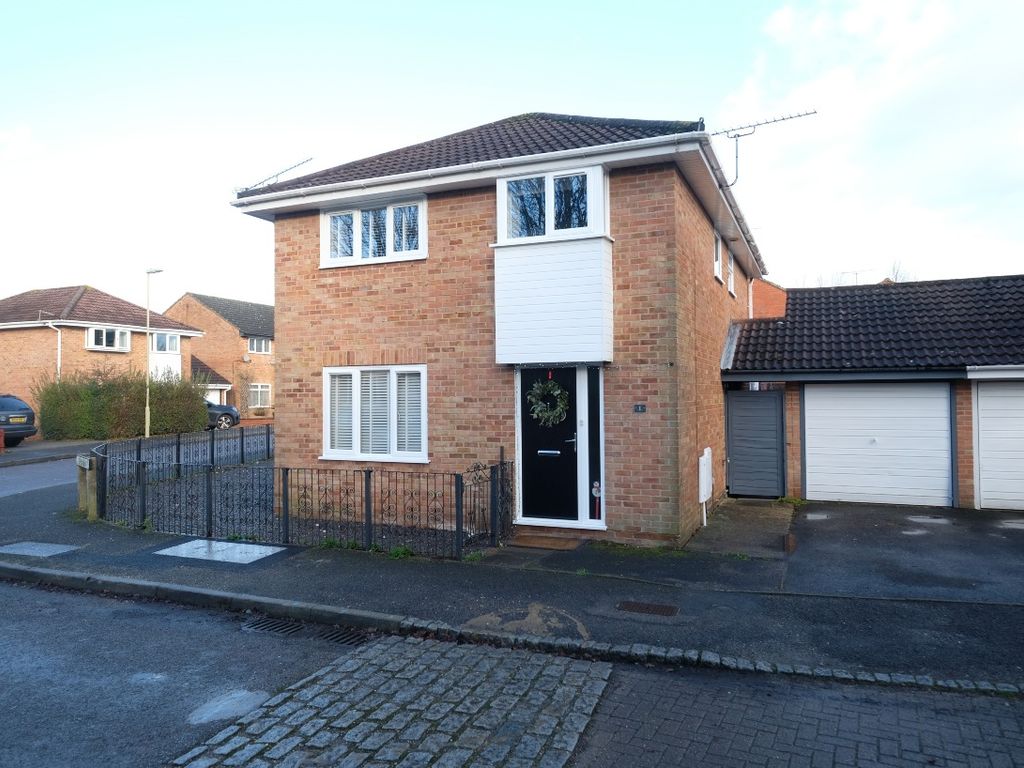 4 bed detached house for sale in Lichen Way, Marchwood SO40 Zoopla