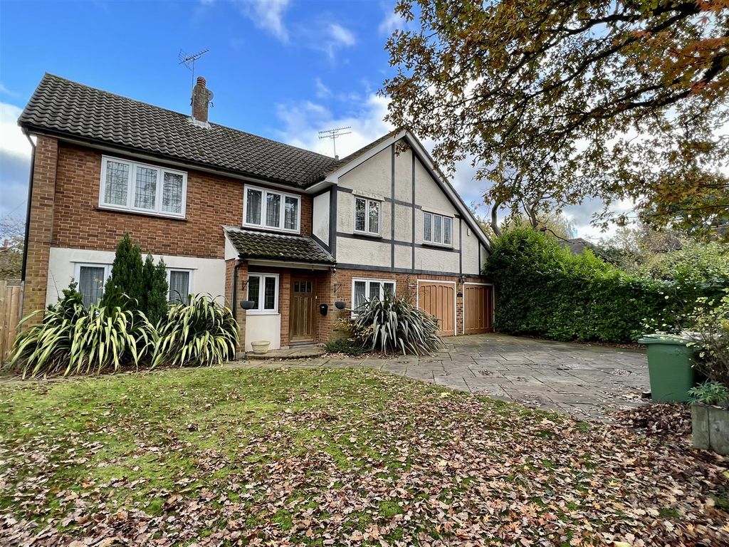 4 bed detached house for sale in Hillwood Grove, Hutton Mount