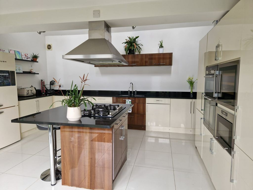 4 bed detached house for sale in South Duffield Road, Osgodby, Selby