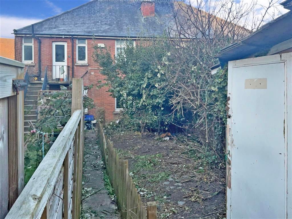 2 bed for sale in Luton Road, Chatham, Kent ME4 Zoopla