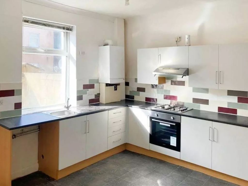 3 bed terraced house to rent in Barnes Street, Accrington BB5, £595 pcm