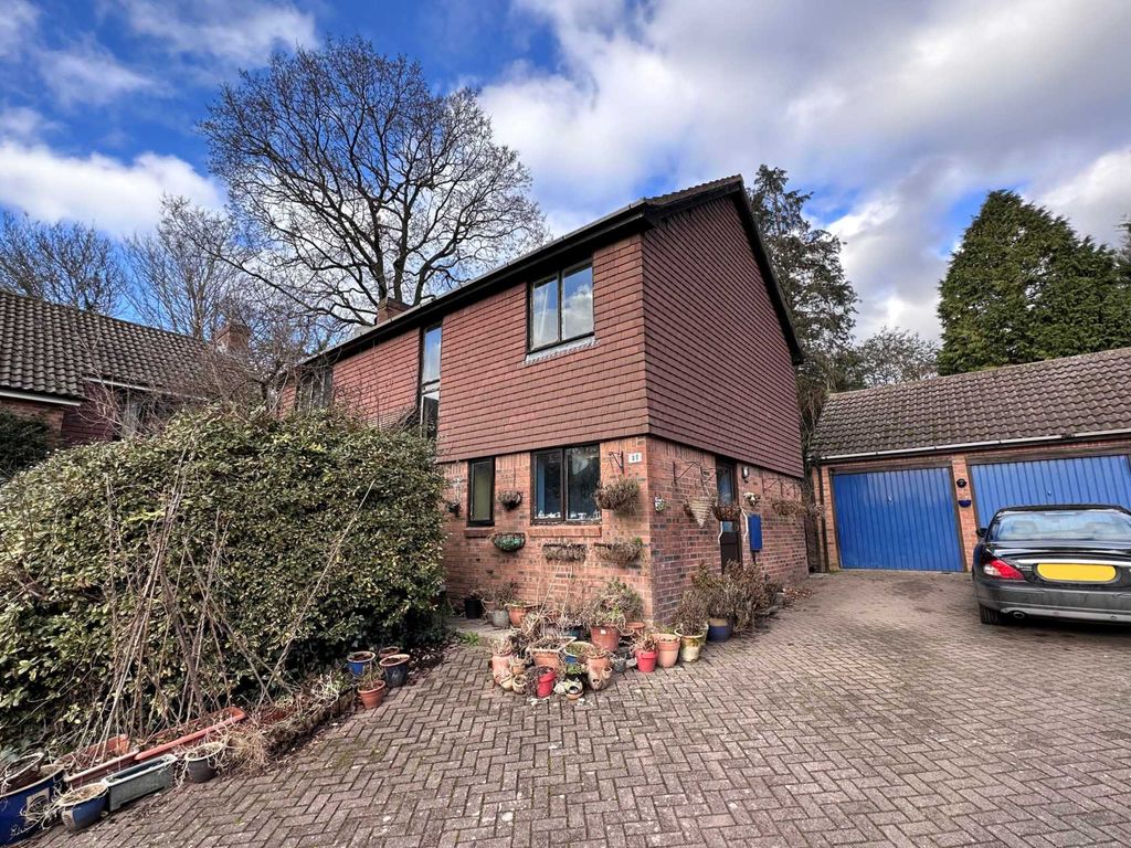 4 bed detached house for sale in Grange Road, Bracknell RG12 Zoopla